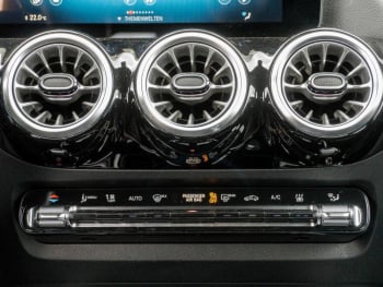 Mercedes-Benz EQA 250 Progressive MBUX Navi Kamera Totwinkel Mercedes-Benz EQA 250 Progressive MBUX Navi Kamera Totwinkel