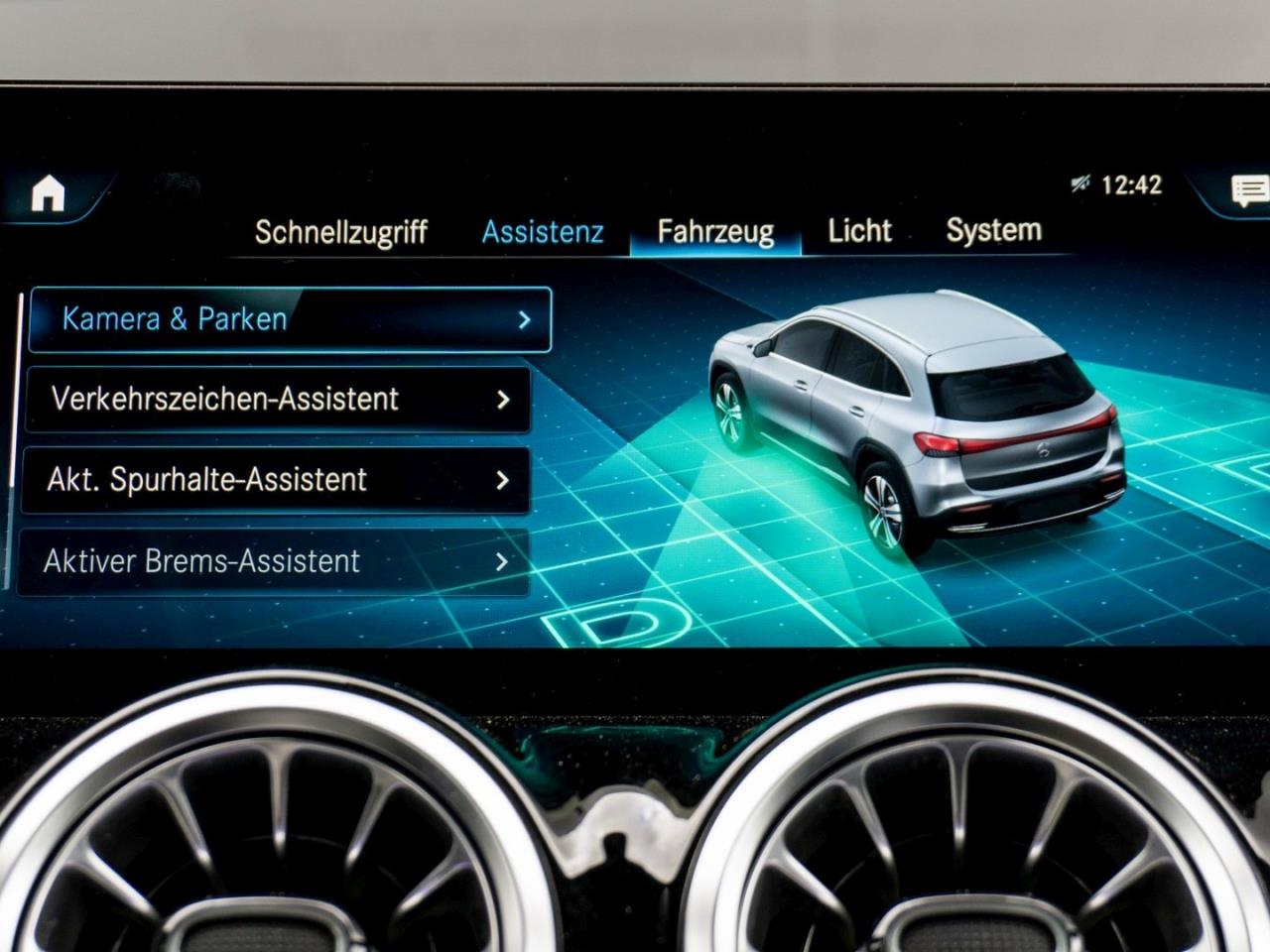 Mercedes-Benz EQA 250 Progressive MBUX Navi Kamera Totwinkel Mercedes-Benz EQA 250 Progressive MBUX Navi Kamera Totwinkel