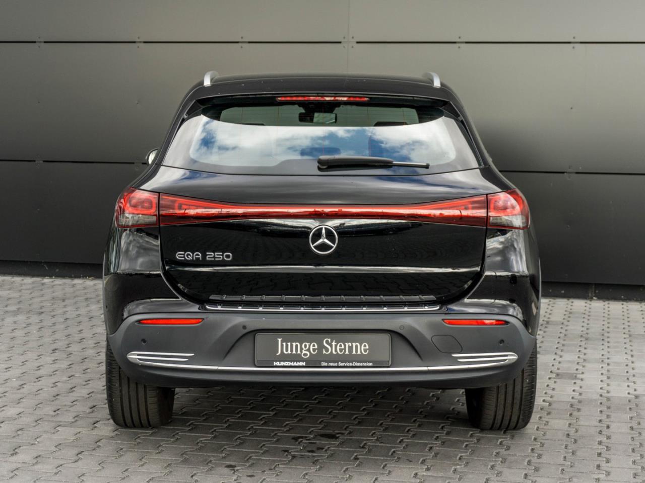 Mercedes-Benz EQA 250 Progressive MBUX Navi Kamera Totwinkel Mercedes-Benz EQA 250 Progressive MBUX Navi Kamera Totwinkel