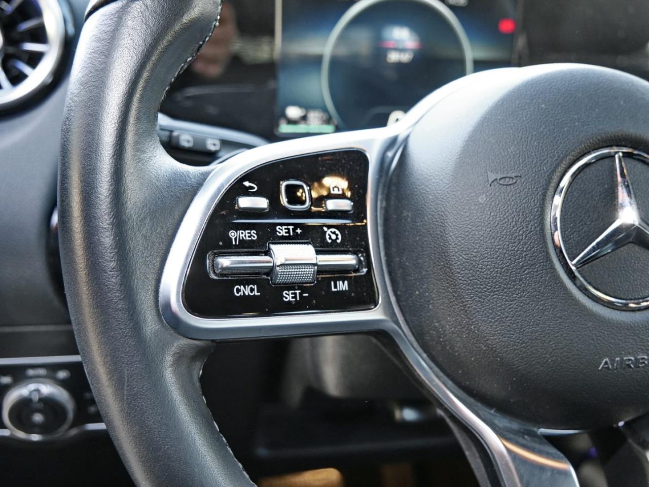 Mercedes-Benz EQA 250 Progressive MBUX Navi AHK Easy-Pack