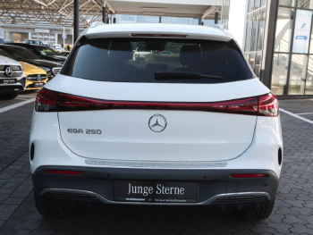 Mercedes-Benz EQA 250 AMG Panorama Distronic AHK 360°Kamera