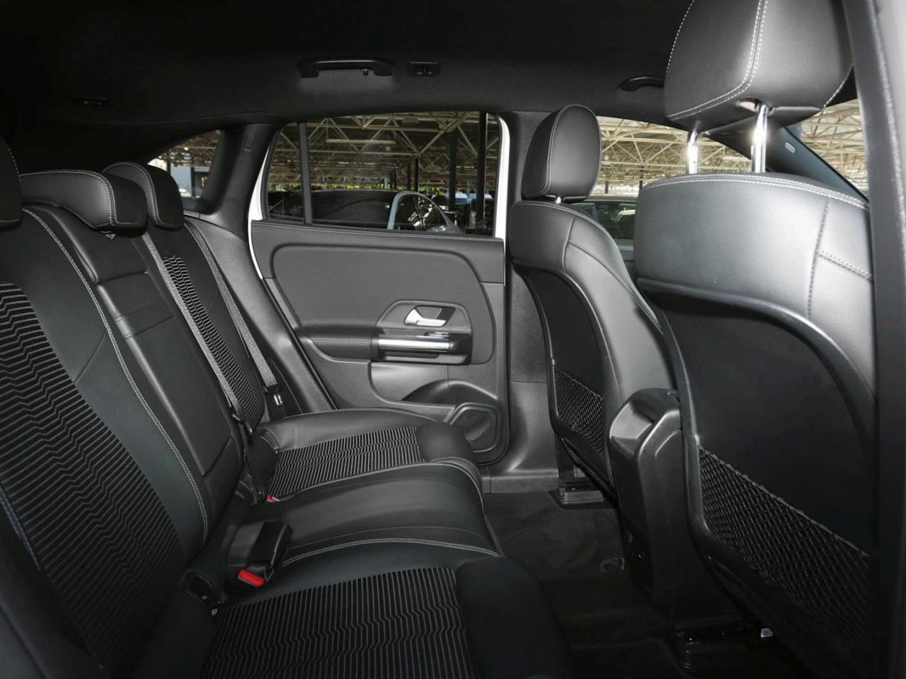 Mercedes-Benz EQA 250 Progressive Night Kamera EasyPack AHK