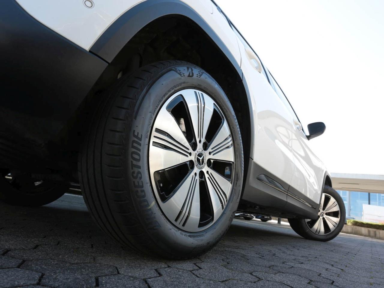 Mercedes-Benz EQA 250 Progressive Night Kamera EasyPack AHK