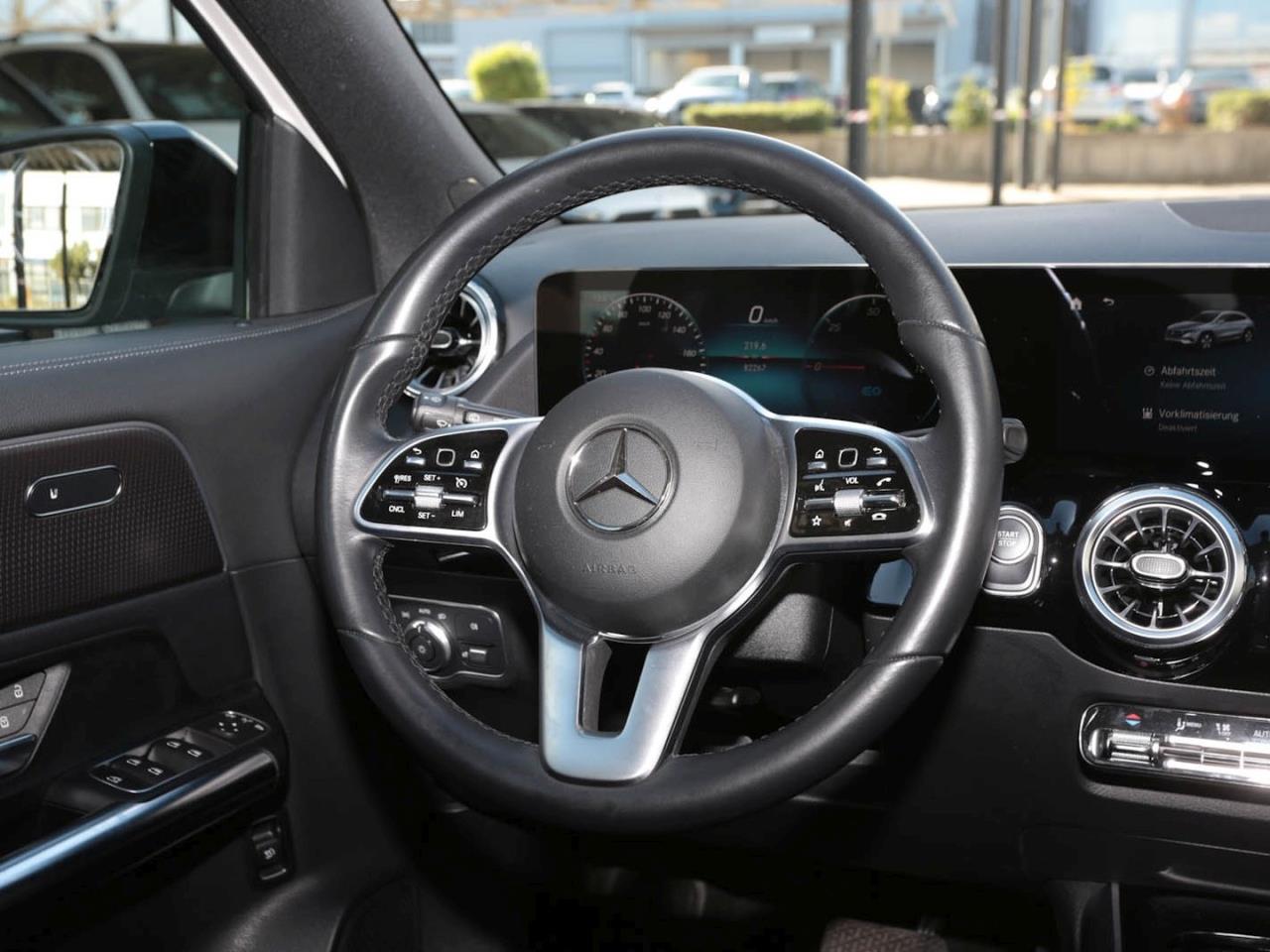 Mercedes-Benz EQA 250 Progressive Night Kamera EasyPack AHK