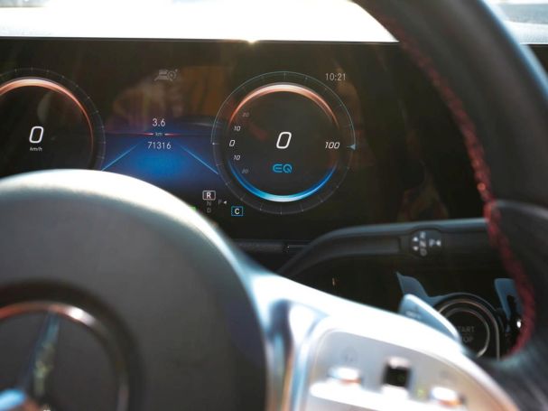 Mercedes-Benz EQA 250 AMG Night Navi Distronic AHK Kamera