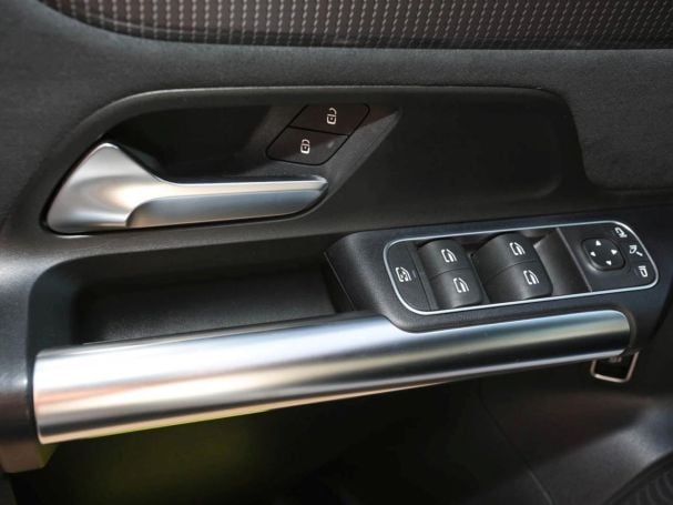 Mercedes-Benz EQA 250 AMG Night Navi Distronic AHK Kamera