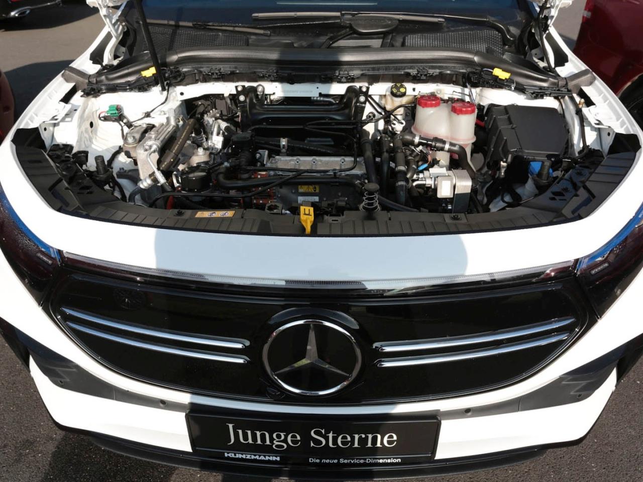 Mercedes-Benz EQA 250 AMG Night Navi Distronic AHK Kamera