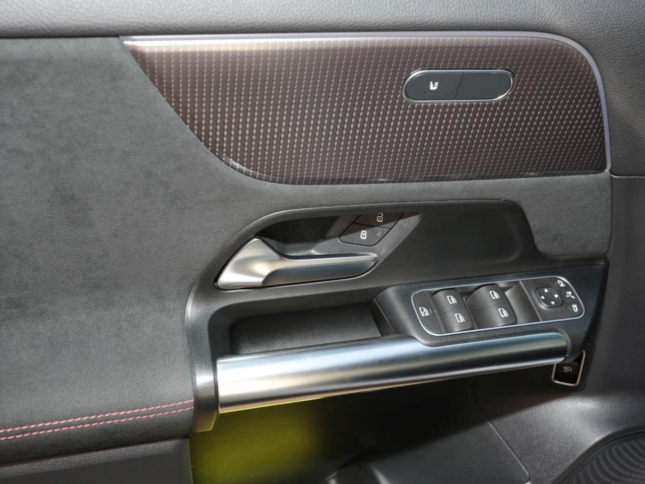 Mercedes-Benz EQA 250 AMG Night Navi Distronic AHK Kamera