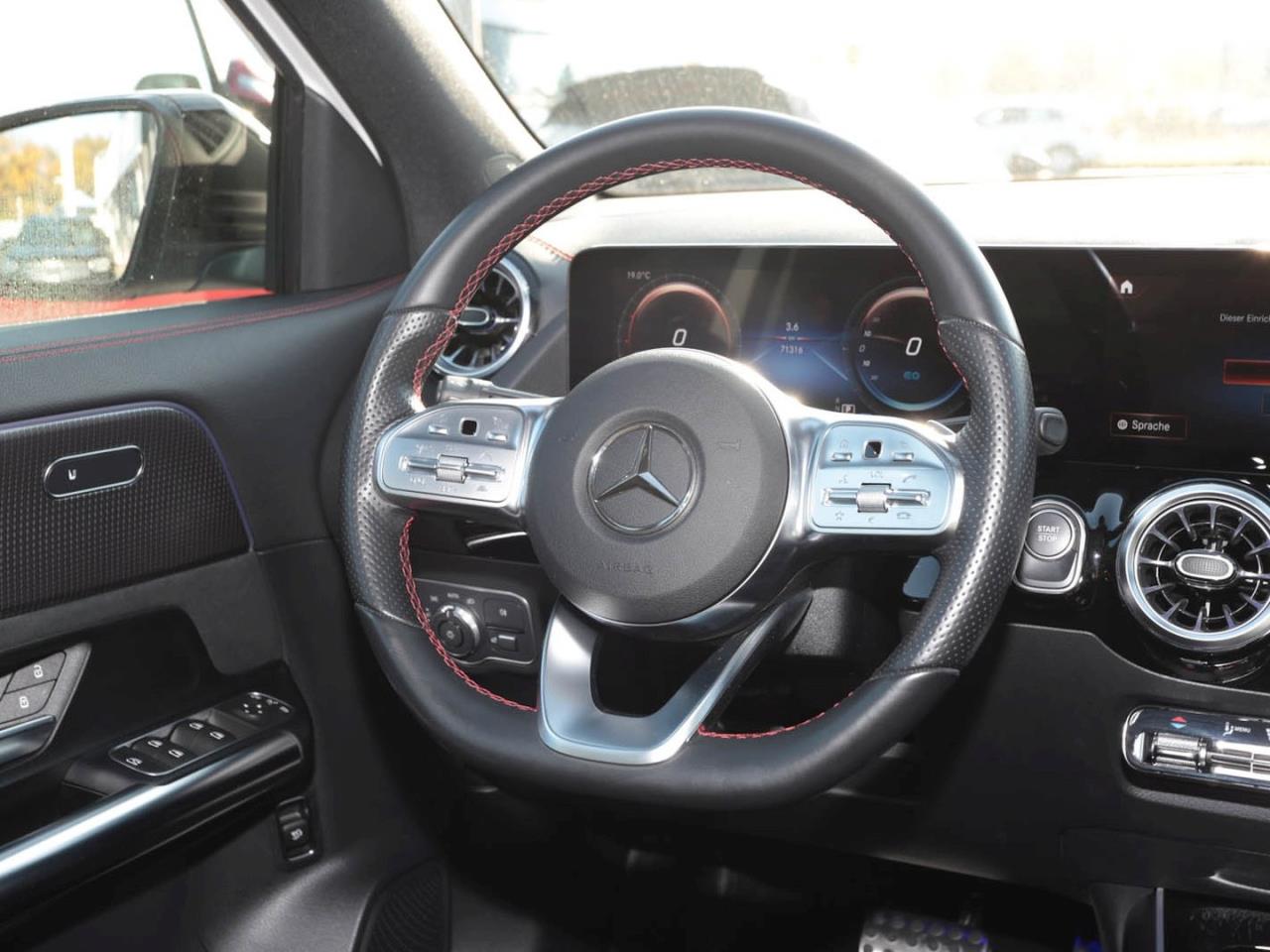 Mercedes-Benz EQA 250 AMG Night Navi Distronic AHK Kamera