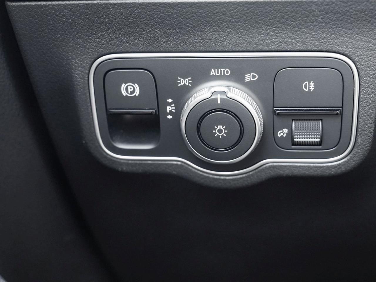 Mercedes-Benz EQA 250 AMG Night Navi Panorama Memory Distronic