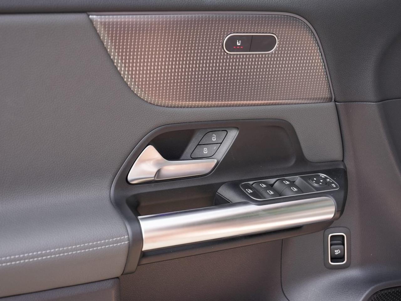 Mercedes-Benz EQA 250 Navi Distronic Panorama Kamera EasyPack