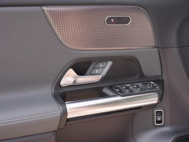 Mercedes-Benz EQA 250 Navi Distronic Panorama Kamera EasyPack