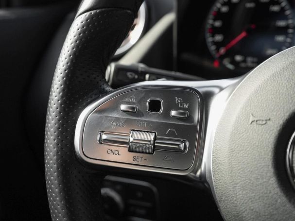 Mercedes-Benz EQA 250 Navi Distronic Panorama Kamera EasyPack