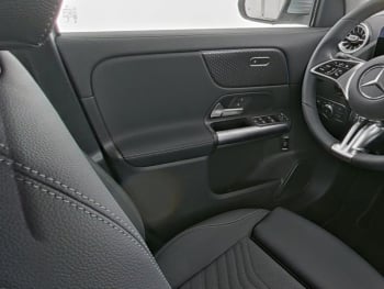 Mercedes-Benz EQA 300 4M Progressive MBUX Navi-Prem Kamera