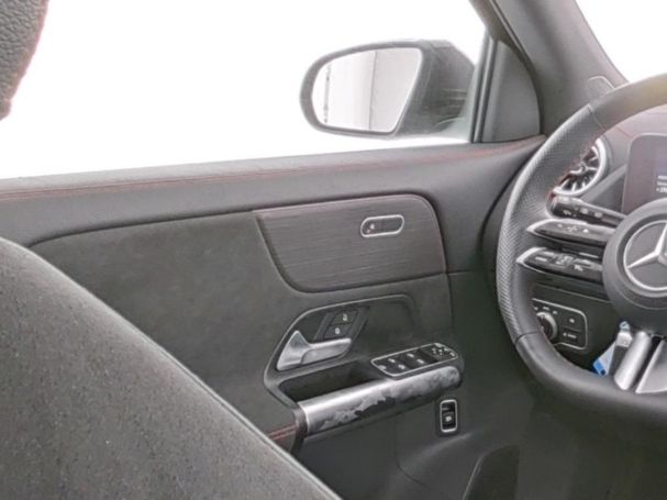 Mercedes-Benz EQA 300 4M AMG Night MBUX Distronic Kamera Klima