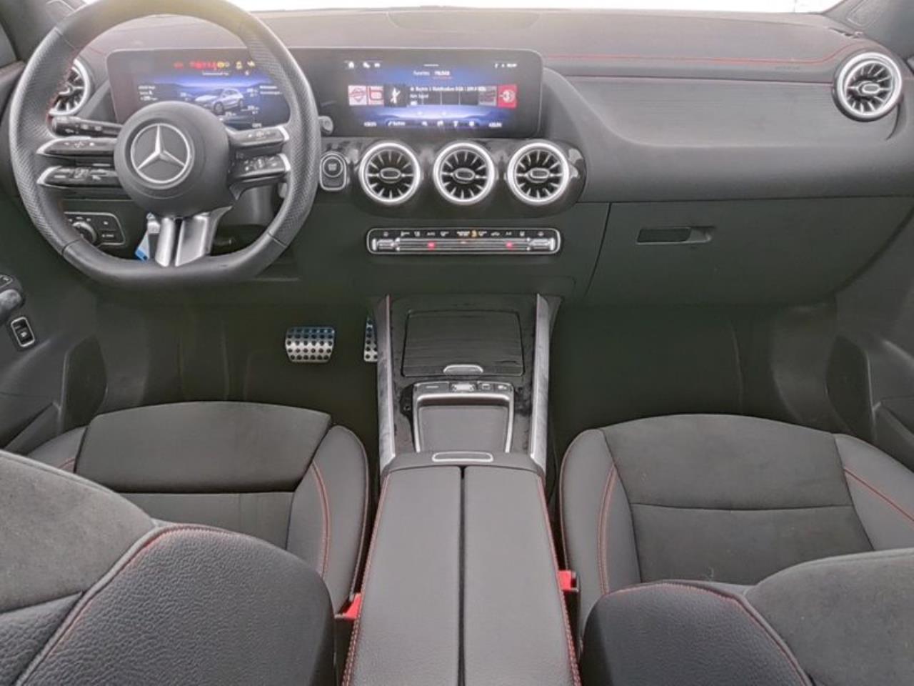 Mercedes-Benz EQA 300 4M AMG Night MBUX Distronic Kamera Klima