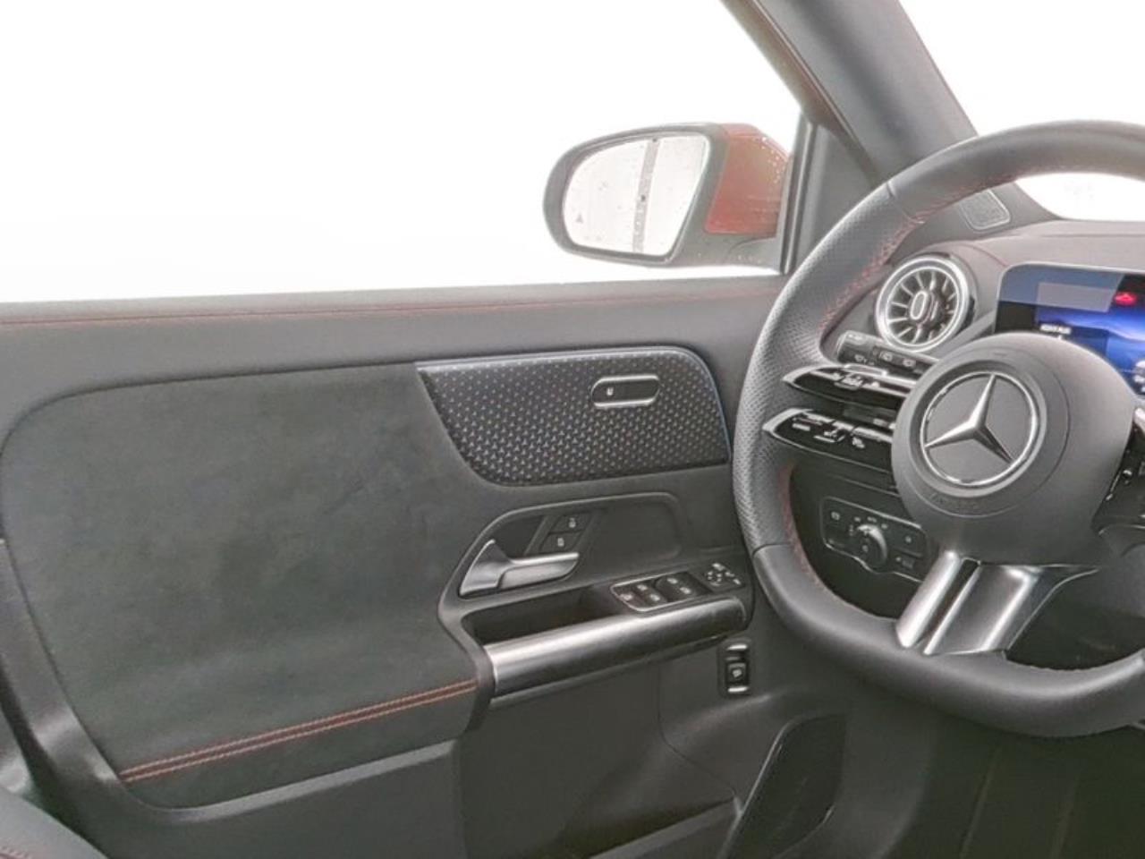 Mercedes-Benz EQA 300 4M AMG MBUX Navi Distronic 360° EasyP Mercedes-Benz EQA 300 4M AMG MBUX Navi Distronic 360° EasyP