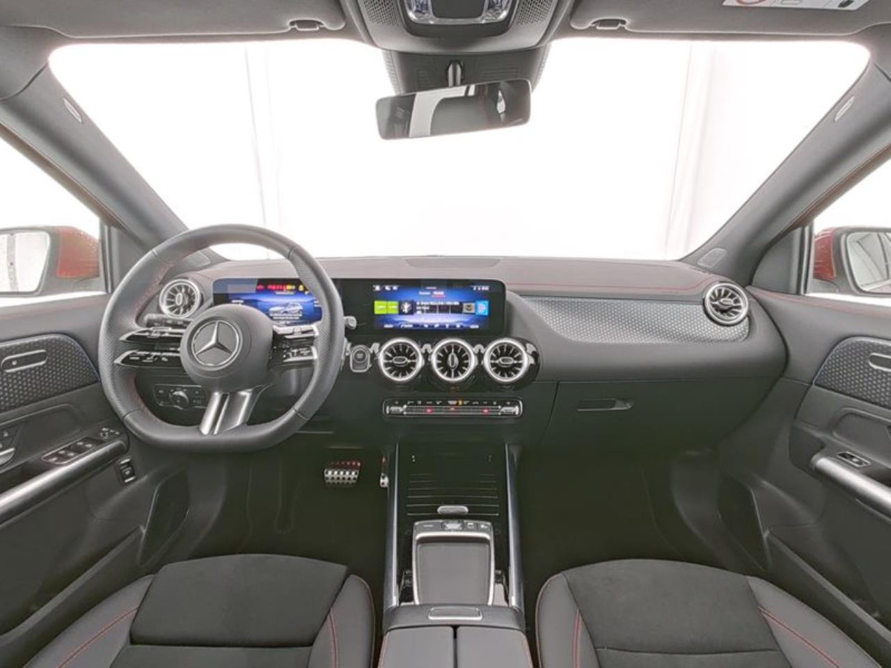 Mercedes-Benz EQA 300 4M AMG MBUX Navi Distronic 360° EasyP Mercedes-Benz EQA 300 4M AMG MBUX Navi Distronic 360° EasyP