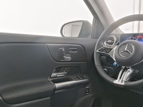 Mercedes-Benz EQA 300 4M Progressive Distronic AHK Kamera SHZ