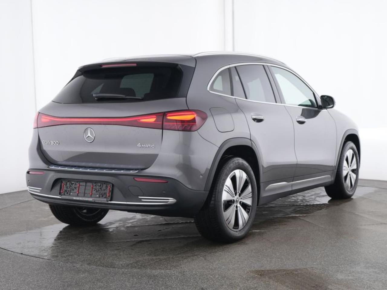 Mercedes-Benz EQA 300 4M Progressive Distronic AHK Kamera SHZ