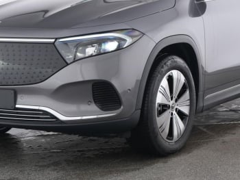 Mercedes-Benz EQA 300 4M Progressive Distronic AHK Kamera SHZ