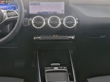 Mercedes-Benz EQA 300 4M Progressive Distronic AHK Kamera SHZ