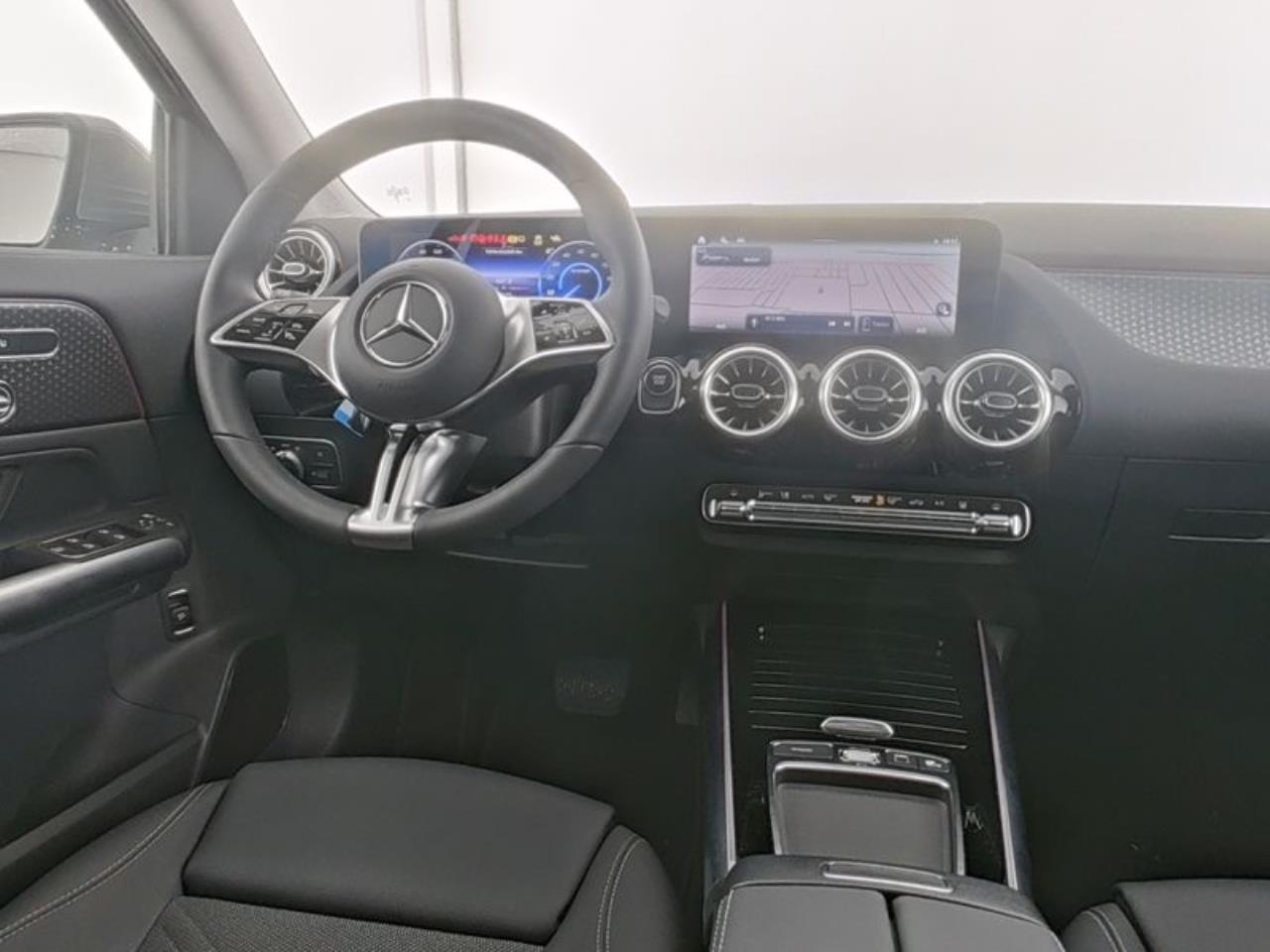 Mercedes-Benz EQA 300 4M Progressive Distronic AHK Kamera SHZ