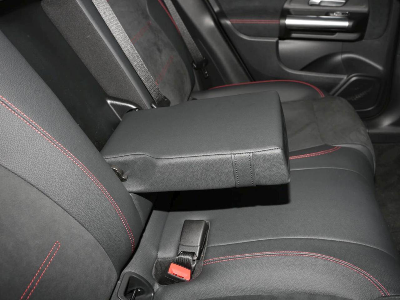 Mercedes-Benz EQA 300 4M AMG Night Panorama Distronic Winter-P