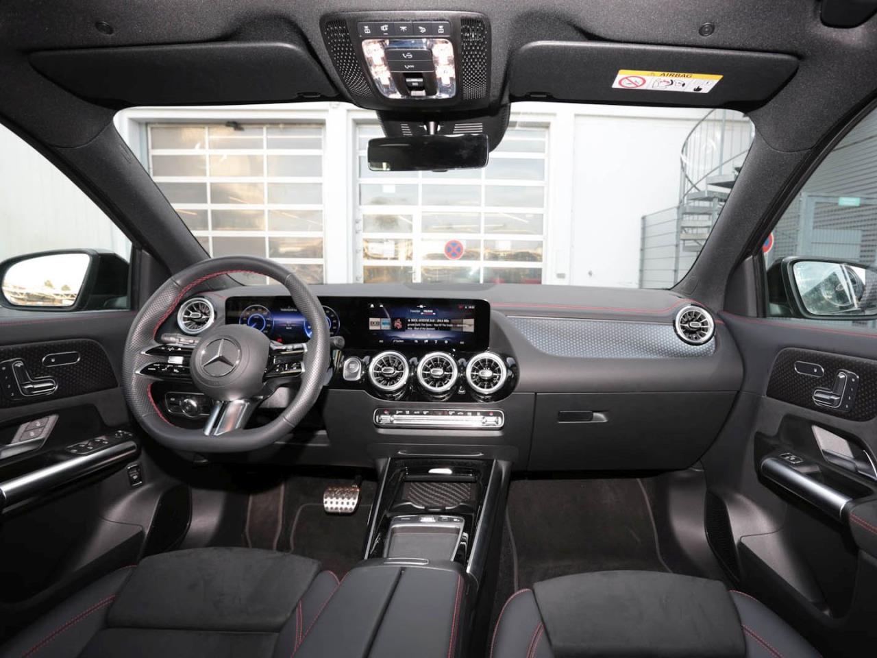 Mercedes-Benz EQA 300 4M AMG Night Panorama Distronic Winter-P