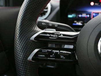 Mercedes-Benz EQA 300 4M AMG Night Panorama Distronic Winter-P