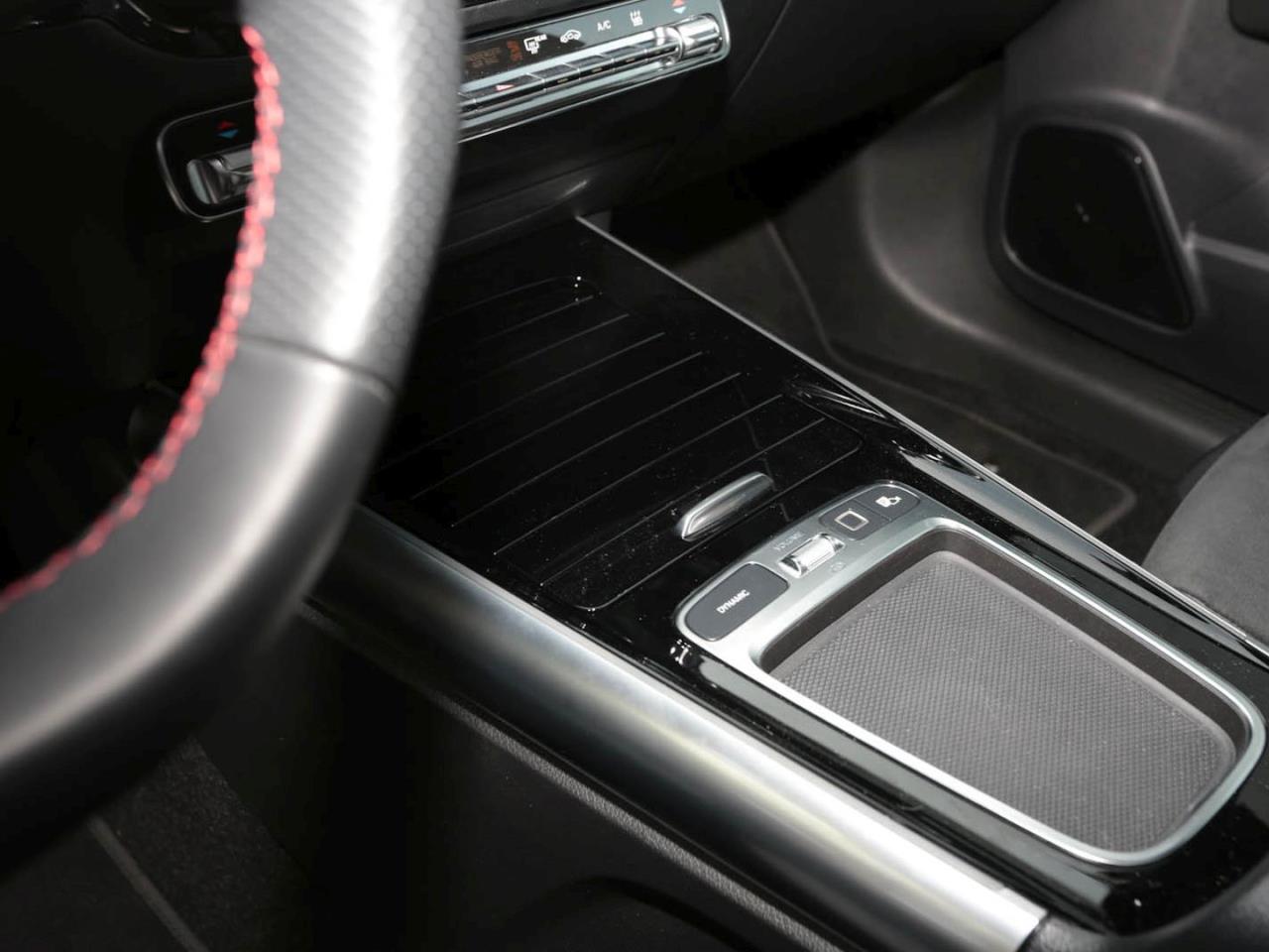 Mercedes-Benz EQA 300 4M AMG Night Panorama Distronic Winter-P