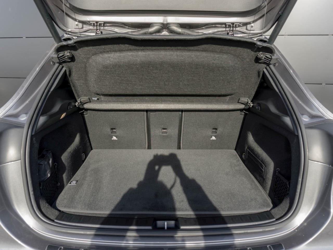 Mercedes-Benz EQA 300 4M Progressive MBUX Navi Memory ParkP