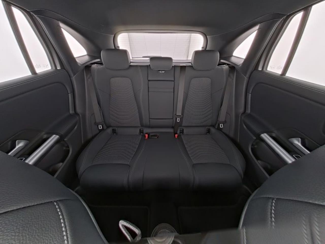 Mercedes-Benz EQA 300 4M Progressive MBUX Navi Memory ParkP