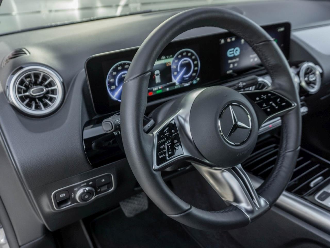 Mercedes-Benz EQA 300 4M Progressive MBUX Navi Memory ParkP