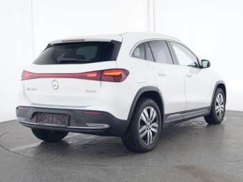 Mercedes-Benz EQA 300 4M Progressive MBUX Navi Panorama Kamera