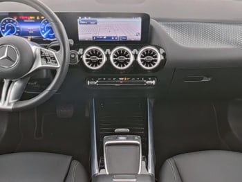Mercedes-Benz EQA 300 4M Progressive MBUX Navi Panorama Kamera