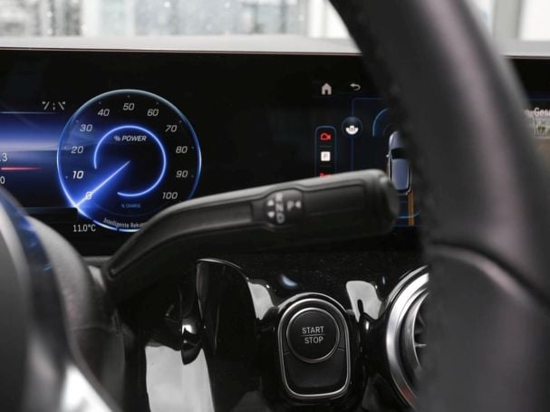 Mercedes-Benz EQA 300 4M Progressive Navi ParkP EasyP Kamera