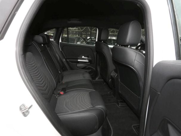 Mercedes-Benz EQA 300 4M Progressive Navi ParkP EasyP Kamera