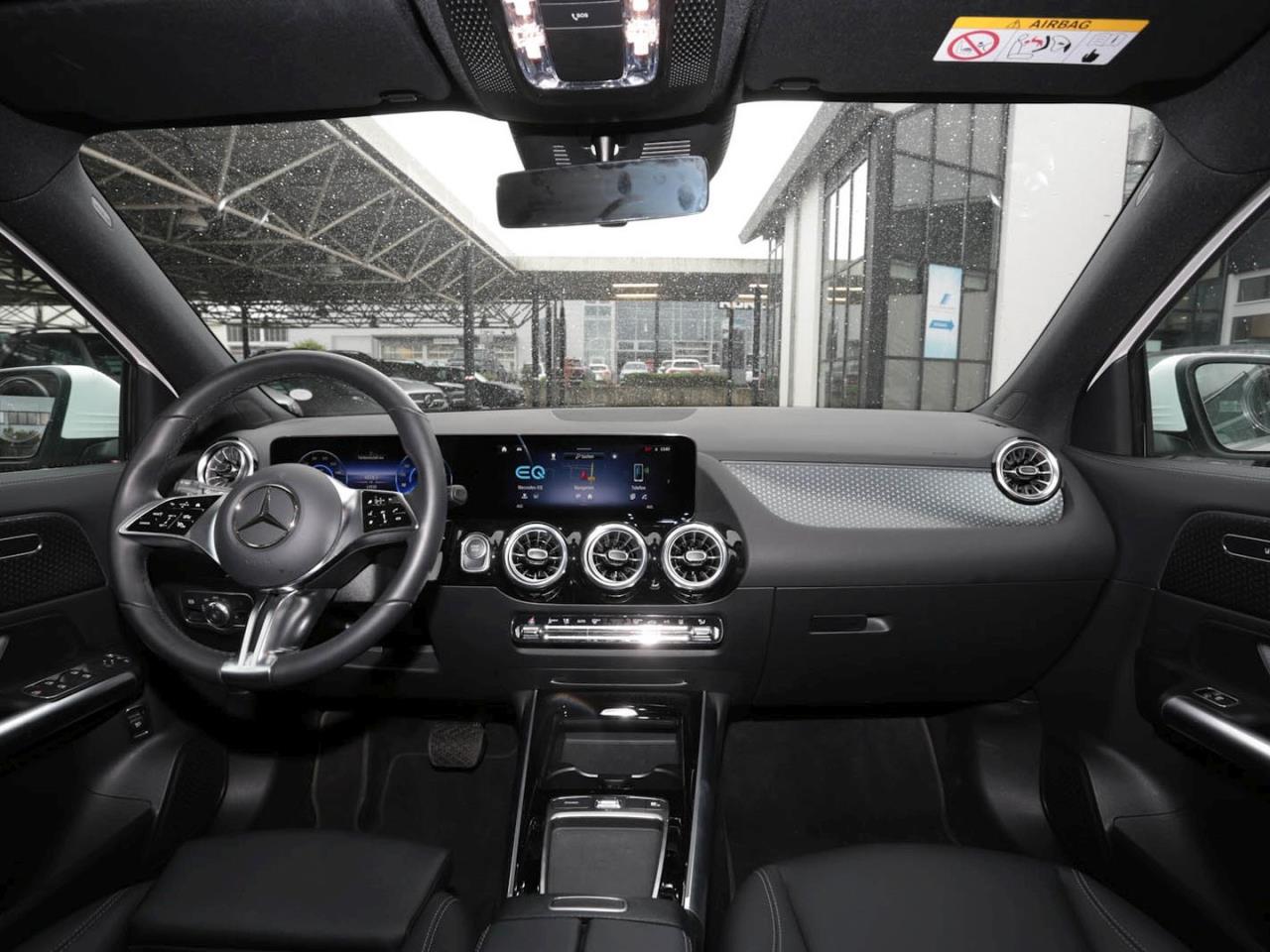 Mercedes-Benz EQA 300 4M Progressive Navi ParkP EasyP Kamera