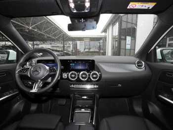 Mercedes-Benz EQA 300 4M Progressive Navi ParkP EasyP Kamera