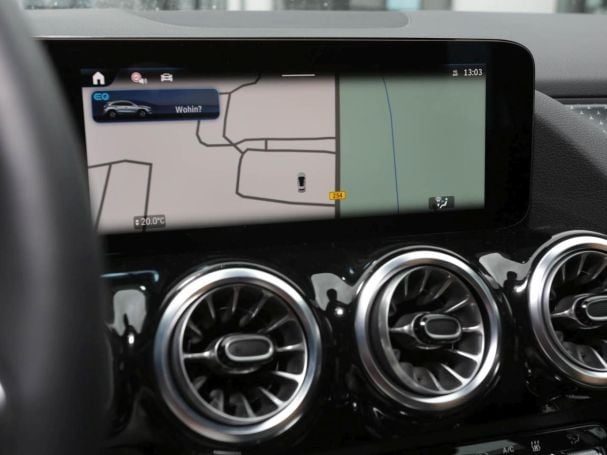 Mercedes-Benz EQA 300 4M Progressive Navi ParkP EasyP Kamera