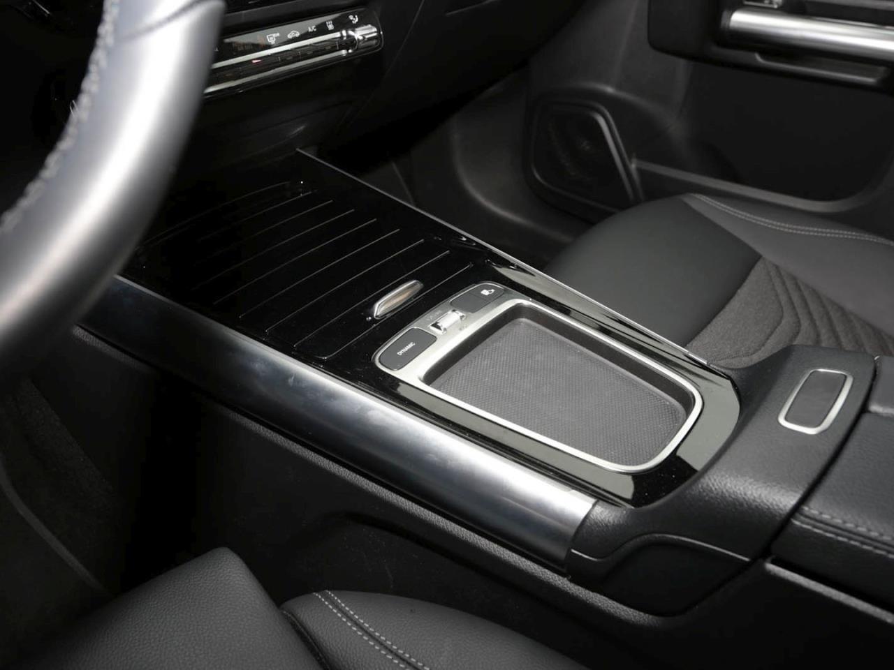 Mercedes-Benz EQA 300 4M Progressive Navi ParkP EasyP Kamera