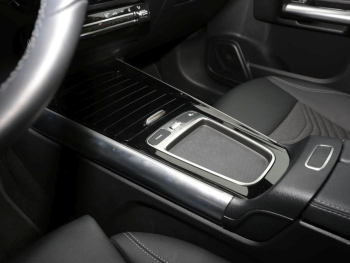 Mercedes-Benz EQA 300 4M Progressive Navi ParkP EasyP Kamera