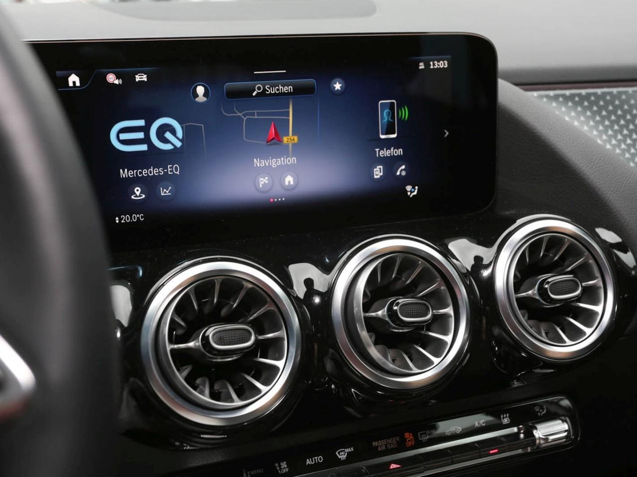 Mercedes-Benz EQA 300 4M Progressive Navi ParkP EasyP Kamera