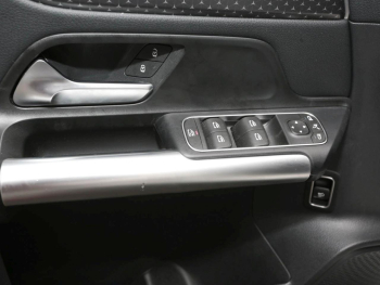 Mercedes-Benz EQA 300 4M Progressive Navi ParkP EasyP Kamera