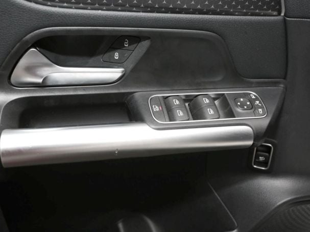 Mercedes-Benz EQA 300 4M Progressive Navi ParkP EasyP Kamera