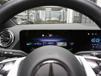 Mercedes-Benz EQA 300 4M Progressive Navi ParkP EasyP Kamera