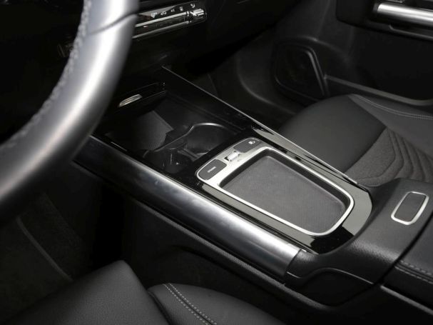 Mercedes-Benz EQA 300 4M Progressive Navi ParkP EasyP Kamera