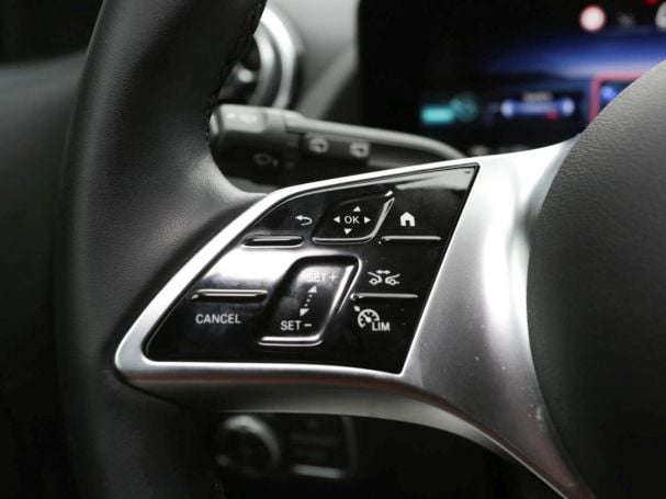 Mercedes-Benz EQA 300 4M Progressive Navi ParkP EasyP Kamera