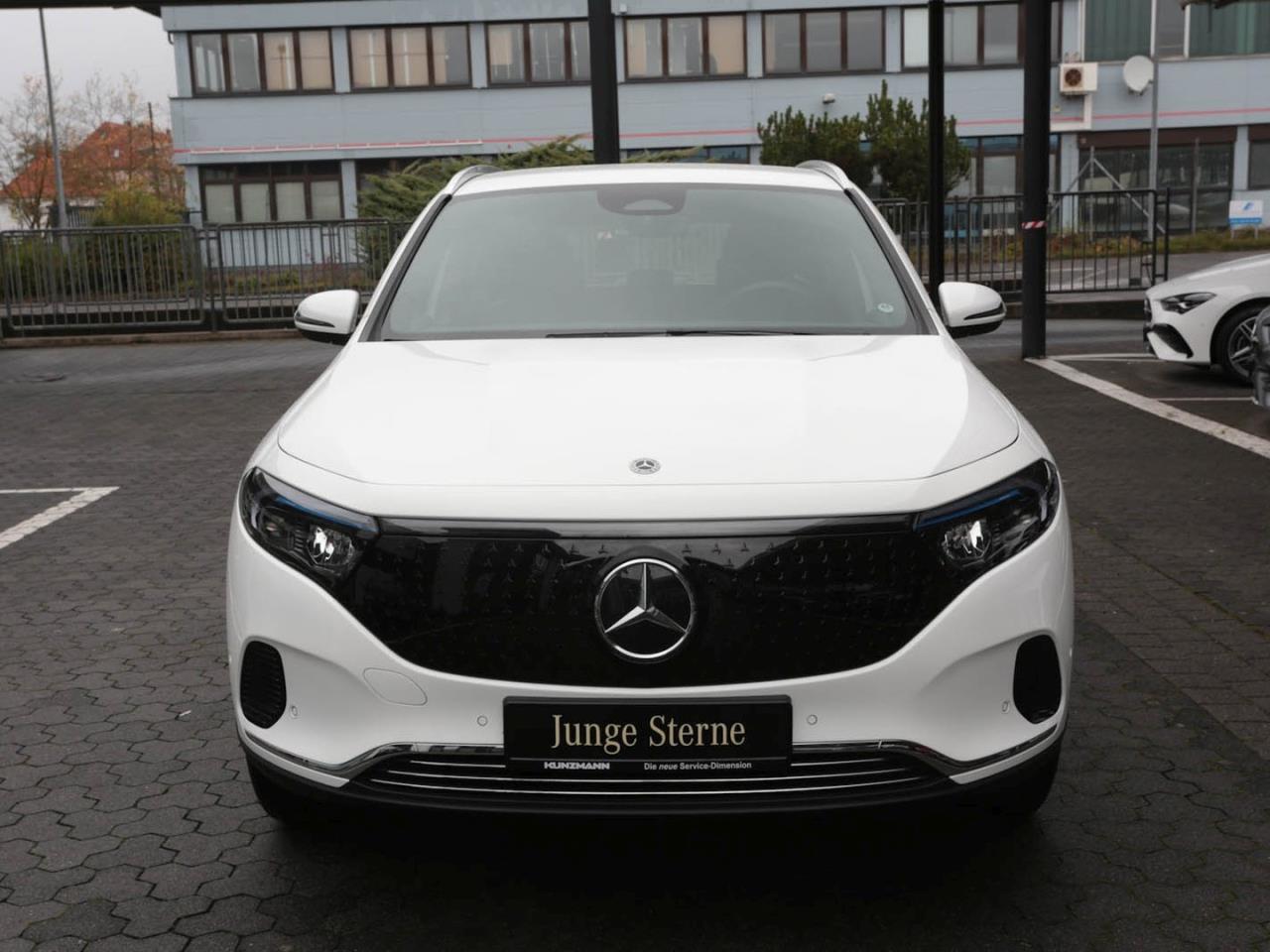 Mercedes-Benz EQA 300 4M Progressive Navi ParkP EasyP Kamera